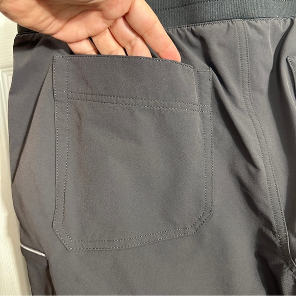 Duluth Trading women's Black Hills Water-Repellent Pants, size 18/31, lined - Picture 8 of 16